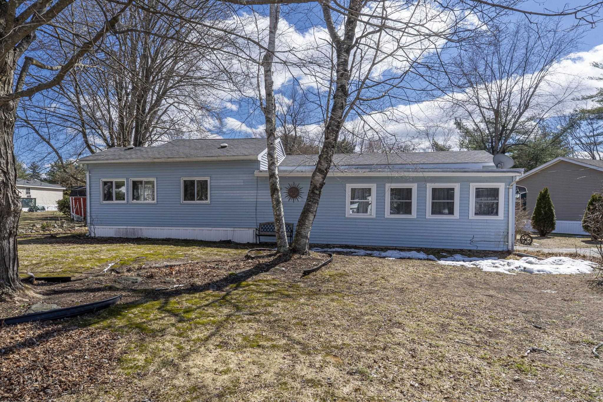 4 Leeann Street Nashua, NH 03062 - Photo 3 of 36