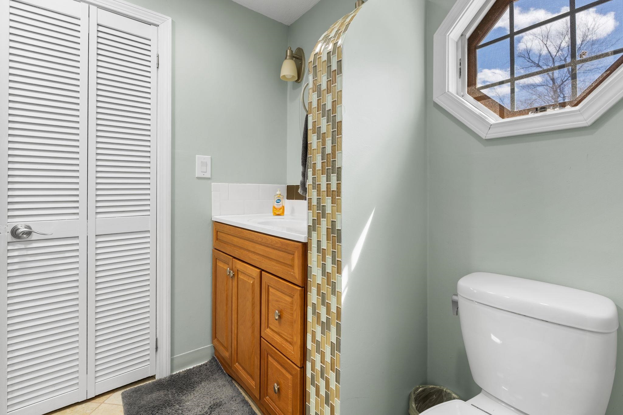 4 Leeann Street Nashua, NH 03062 - Photo 31 of 36