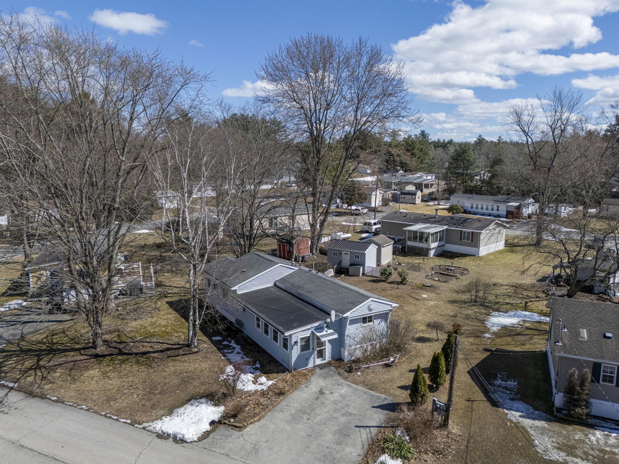 4 Leeann Street Nashua, NH 03062 - Photo 4 of 36