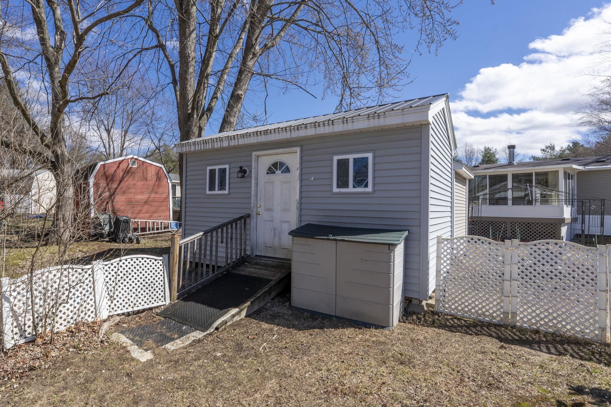 4 Leeann Street Nashua, NH 03062 - Photo 8 of 36