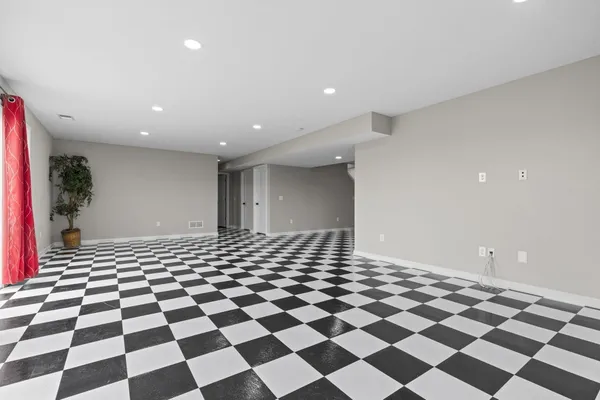 $769,900 | 4478 Point Superior Court, Holland, MI 49424