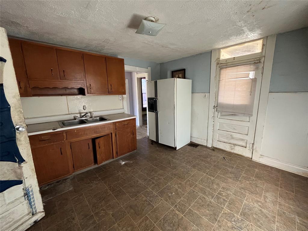 347 West 3rd Street Anderson, IN 46016 - Photo 16 of 32 Gallery Image 16