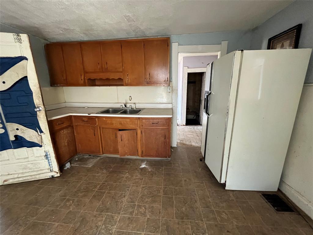 347 West 3rd Street Anderson, IN 46016 - Photo 17 of 32 Gallery Image 17