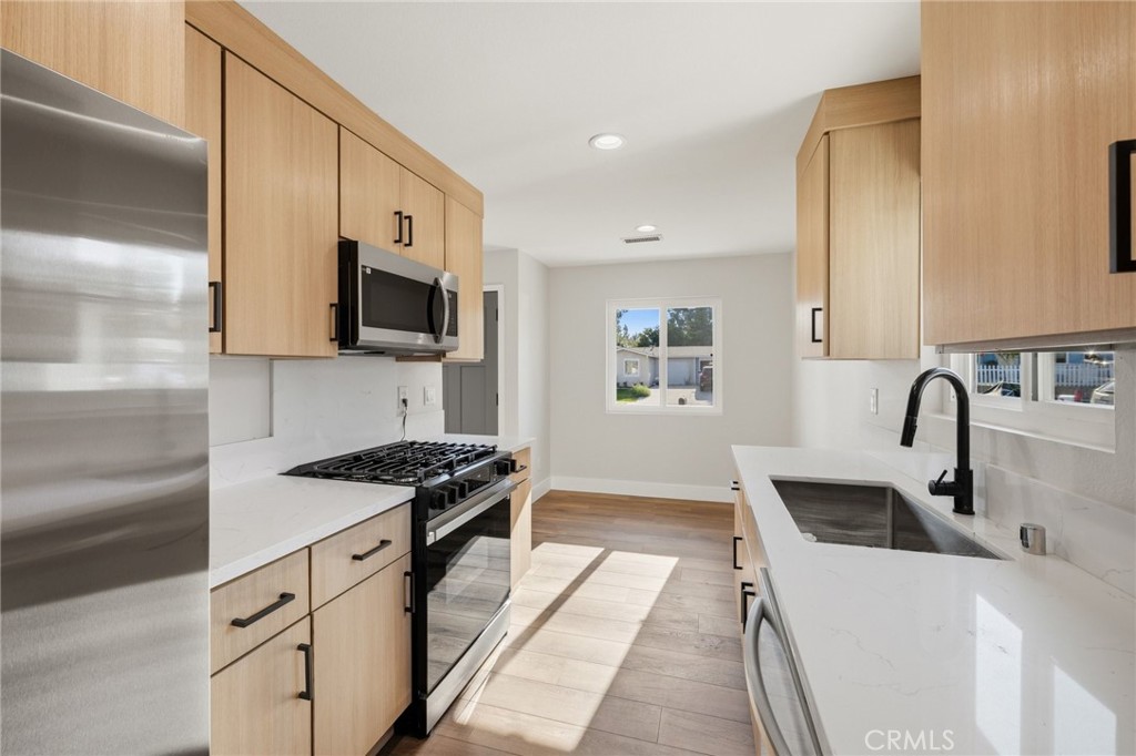 1436 Moreno Drive Simi Valley, CA 93063 - Photo 4 of 16