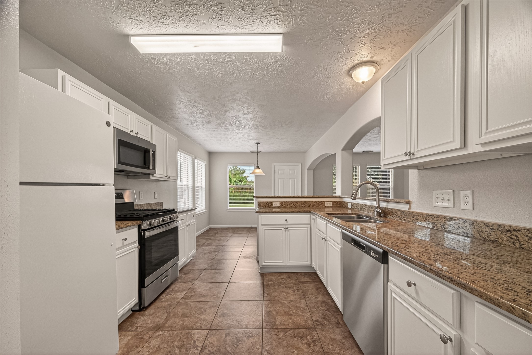 1902 Flycaster Drive Spring, TX 77388 - Photo 12 of 33