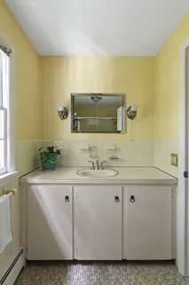 $900,000 | 58 Sycamore Drive, East Greenwich, RI 02818