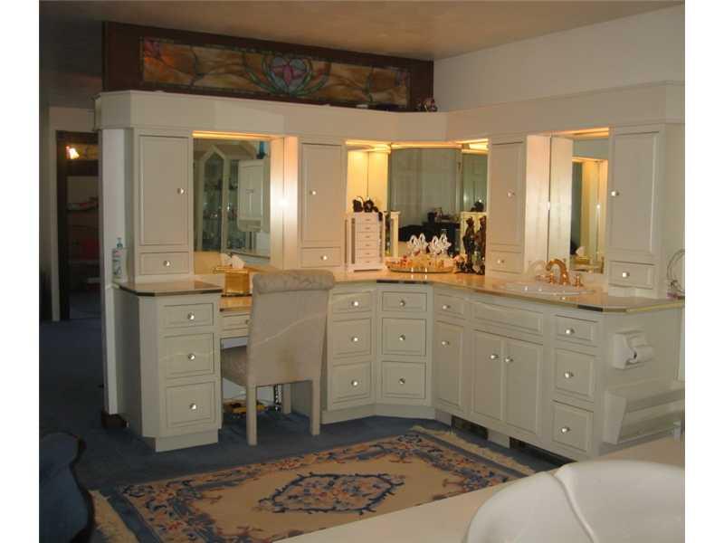 1211 Mt Pleasant Road Mount Pleasant, PA 15666 - Photo 14 of 20 Master Bath/Spa.