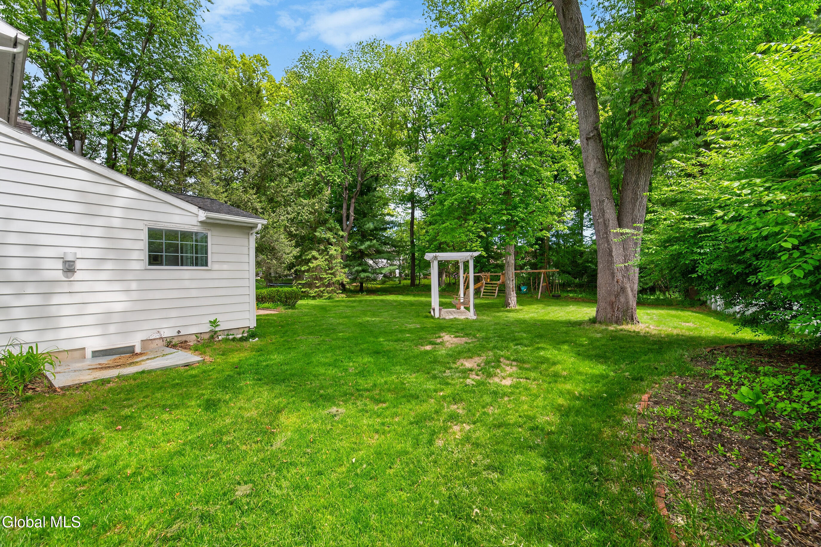 77 Huntersfield Road Bethlehem, NY 12054 - Photo 63 of 71 008-77-Huntersfield-Road-Delmar-NY-12054