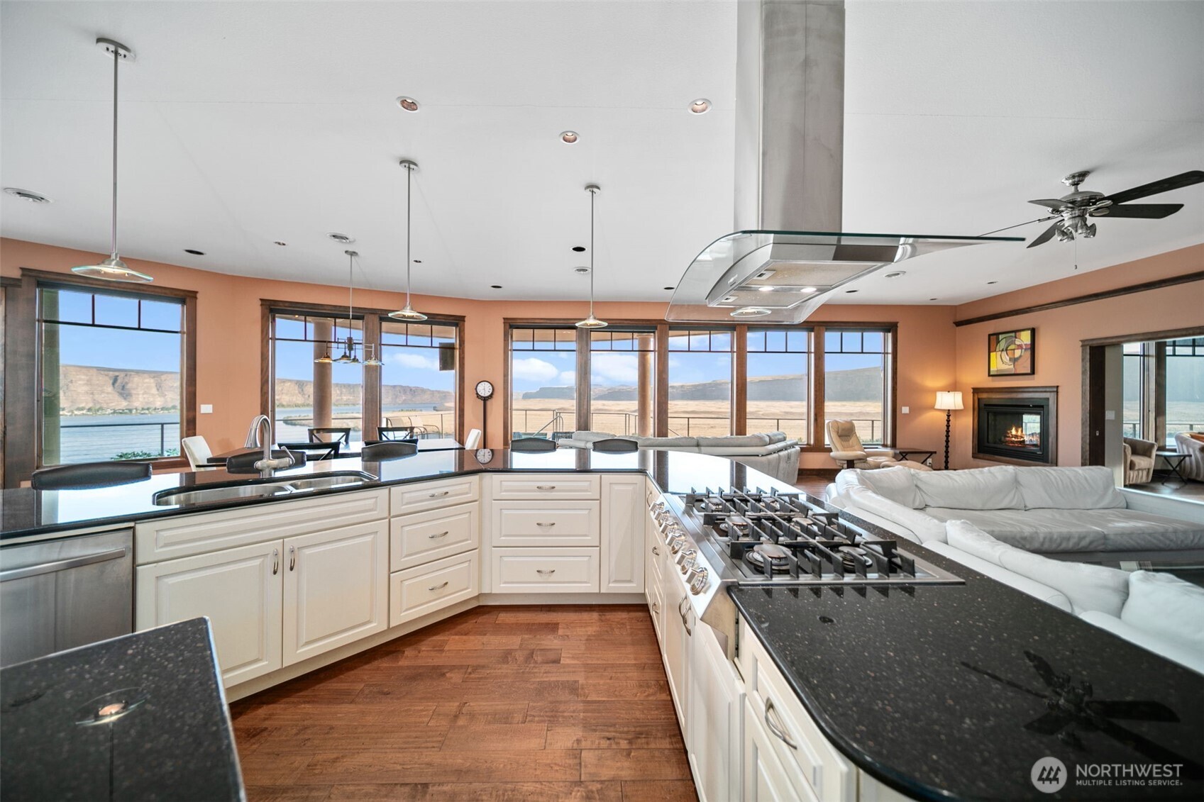 25 Mansfield Road Quincy, WA 98848 - Photo 12 of 40 a kitchen with stainless steel appliances granite countertop a stove a sink and a refrigerator