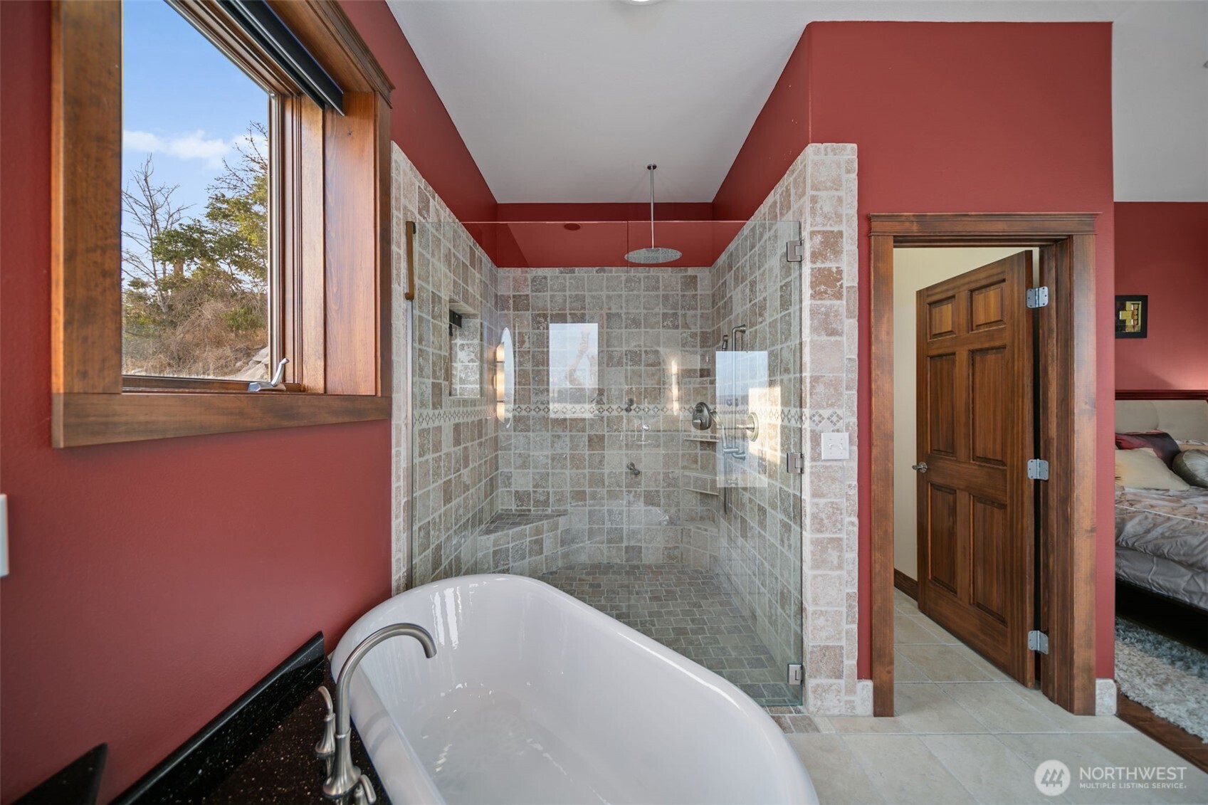 25 Mansfield Road Quincy, WA 98848 - Photo 32 of 40 a bathroom with a bathtub and shower