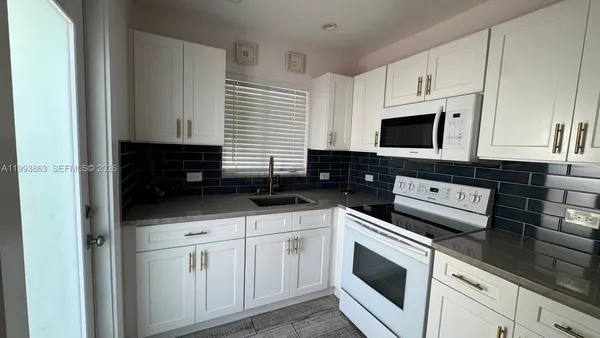 $1,650 | 414 9th Avenue North, Lake Worth, FL 33460