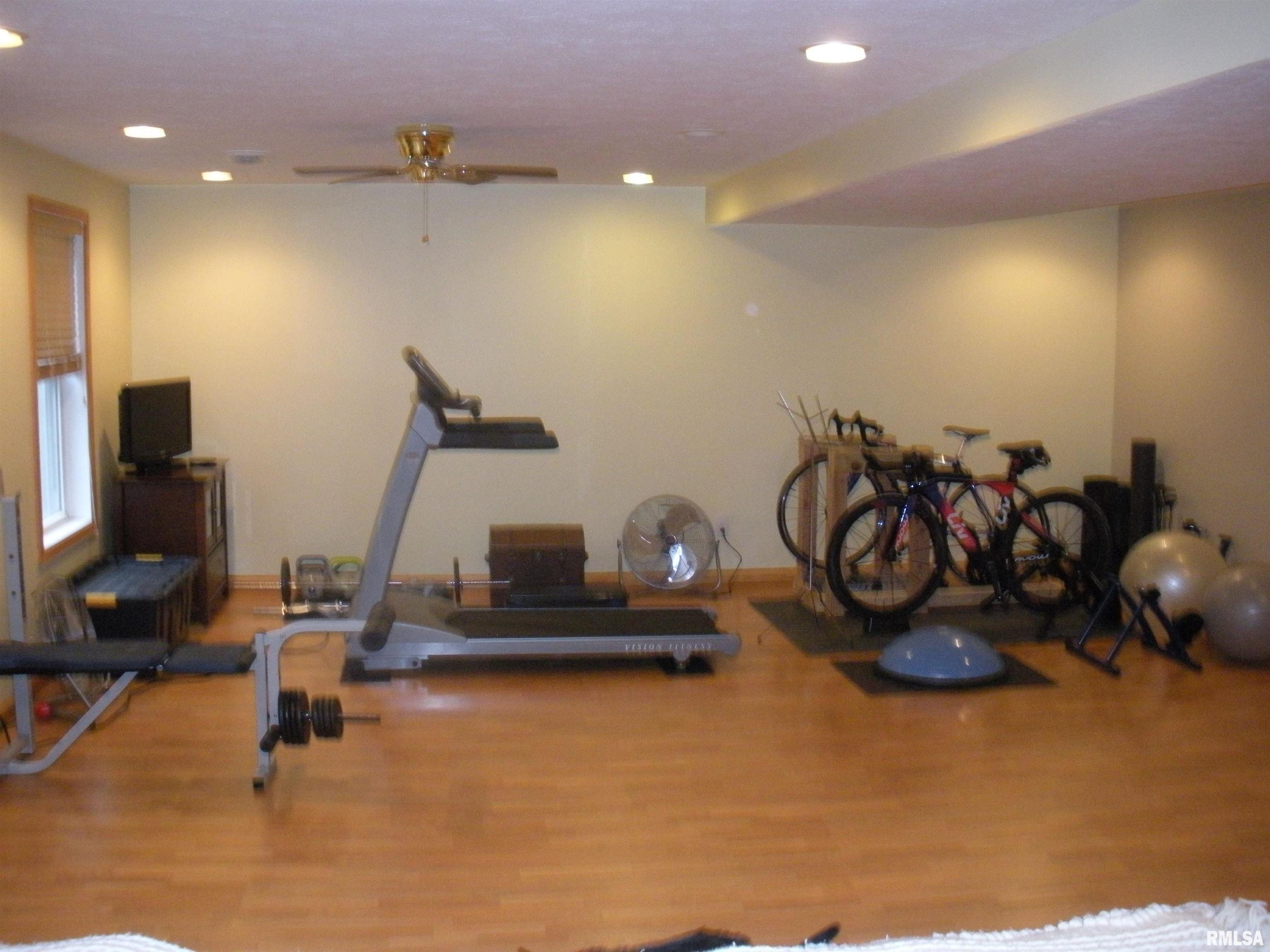 138 Oakview Road Carbondale, IL 62901 - Photo 30 of 36