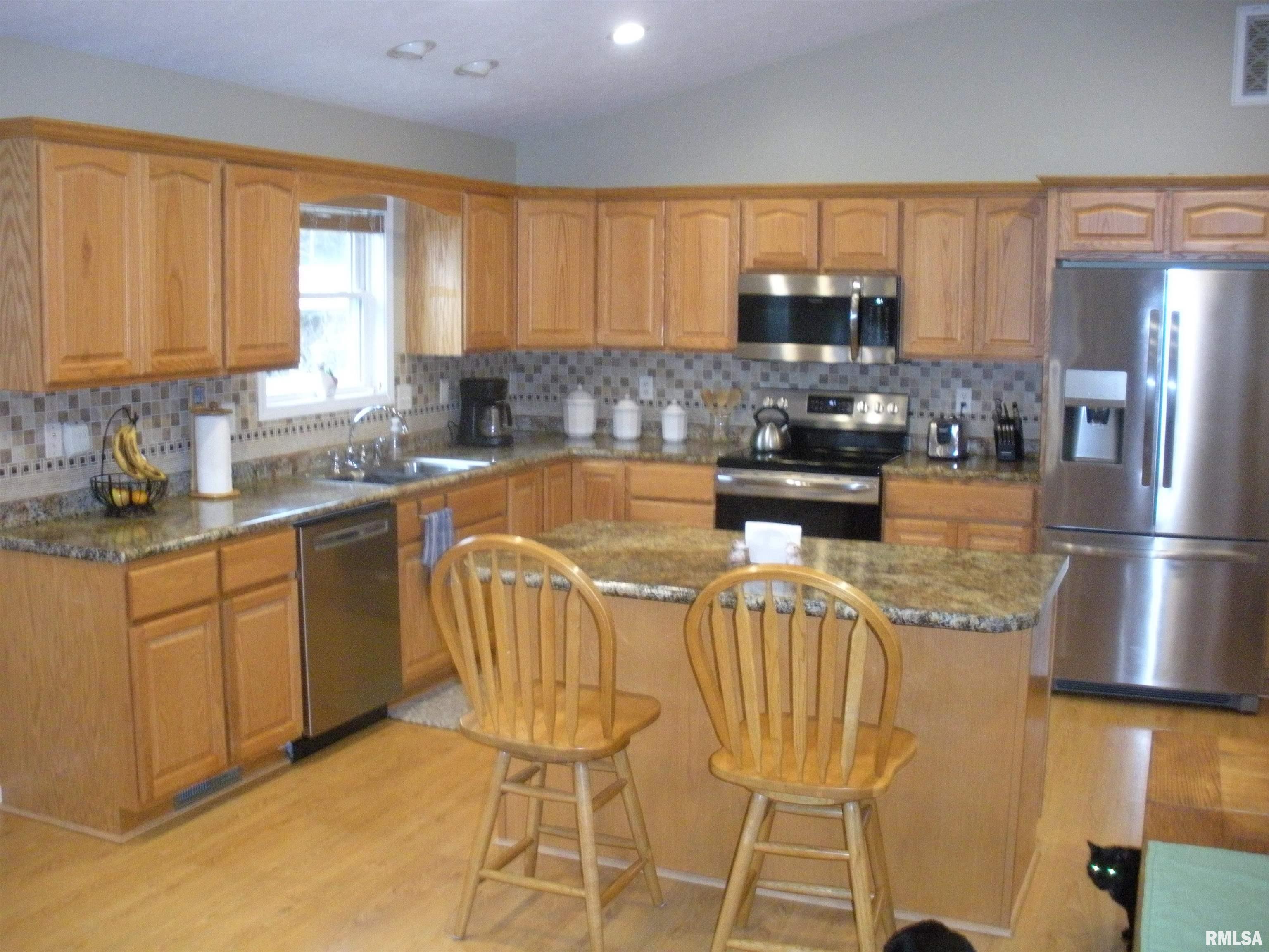 138 Oakview Road Carbondale, IL 62901 - Photo 6 of 36