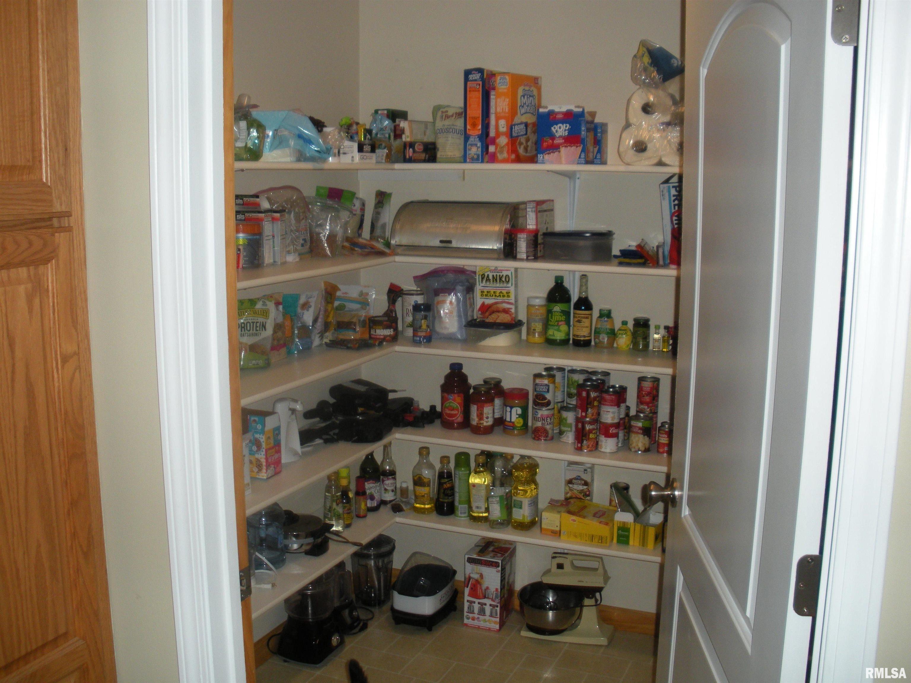 138 Oakview Road Carbondale, IL 62901 - Photo 8 of 36