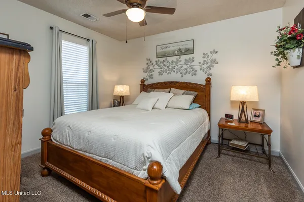 $339,500 | 9218 Lakeside Drive, Olive Branch, MS 38654