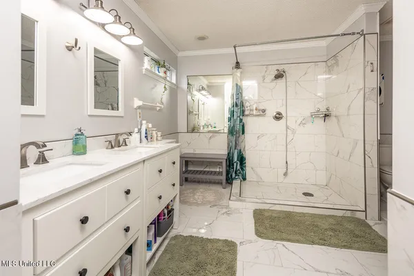 $339,500 | 9218 Lakeside Drive, Olive Branch, MS 38654