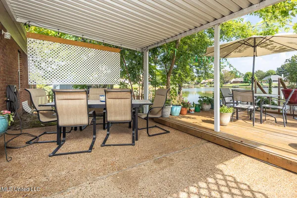 $339,500 | 9218 Lakeside Drive, Olive Branch, MS 38654