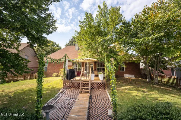 $339,500 | 9218 Lakeside Drive, Olive Branch, MS 38654