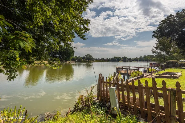 $339,500 | 9218 Lakeside Drive, Olive Branch, MS 38654