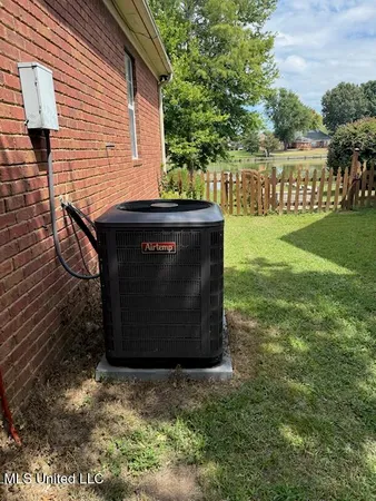 $339,500 | 9218 Lakeside Drive, Olive Branch, MS 38654