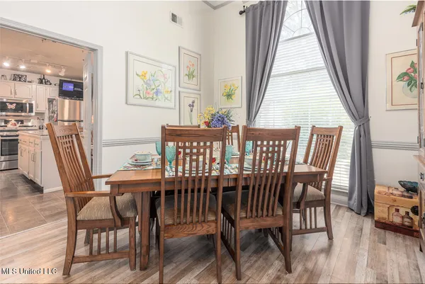 $339,500 | 9218 Lakeside Drive, Olive Branch, MS 38654