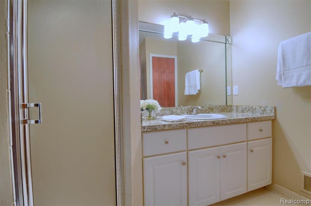 3624 Nesting Ridge Drive Rochester Hills, MI 48309 - Photo 40 of 57
