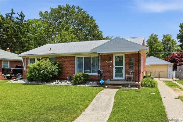$169,900 | 1289 Mulberry Street, Mount Clemens, MI 48043