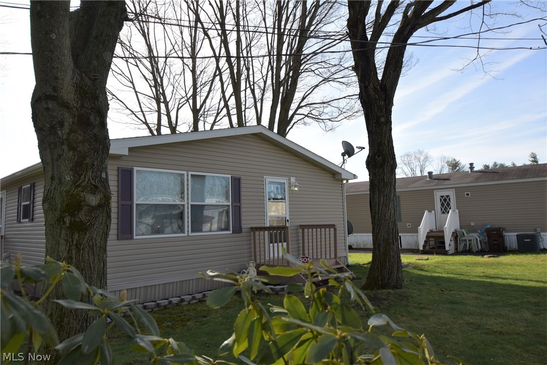 9555 Struthers Road, Unit 2 BEECH New Middletown, OH 44442 - Photo 4 of 15 Gallery Image 4