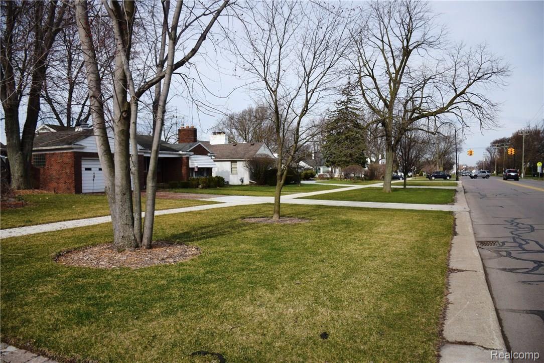 385 Moross Road Grosse Pointe, MI 48236 - Photo 9 of 75 9.JPG
