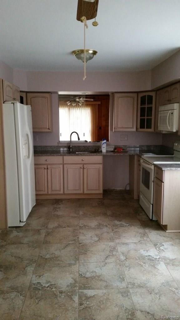 58235 Mound Road Washington, MI 48094 - Photo 5 of 13 20141220_115626.jpg