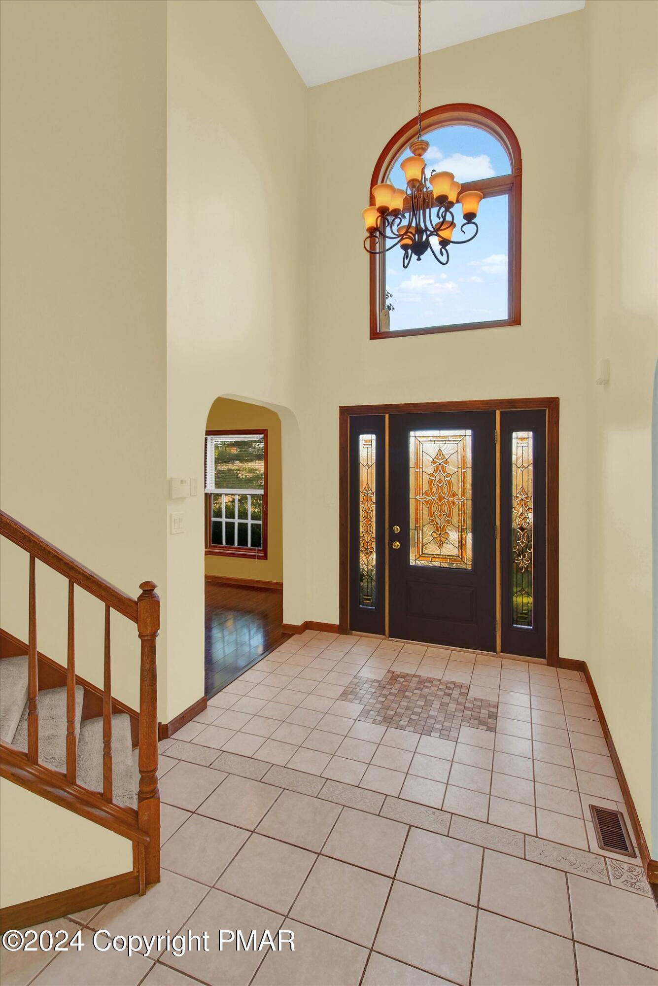 259 Reunion Ridge East Stroudsburg, PA 18301 - Photo 2 of 28 Entry