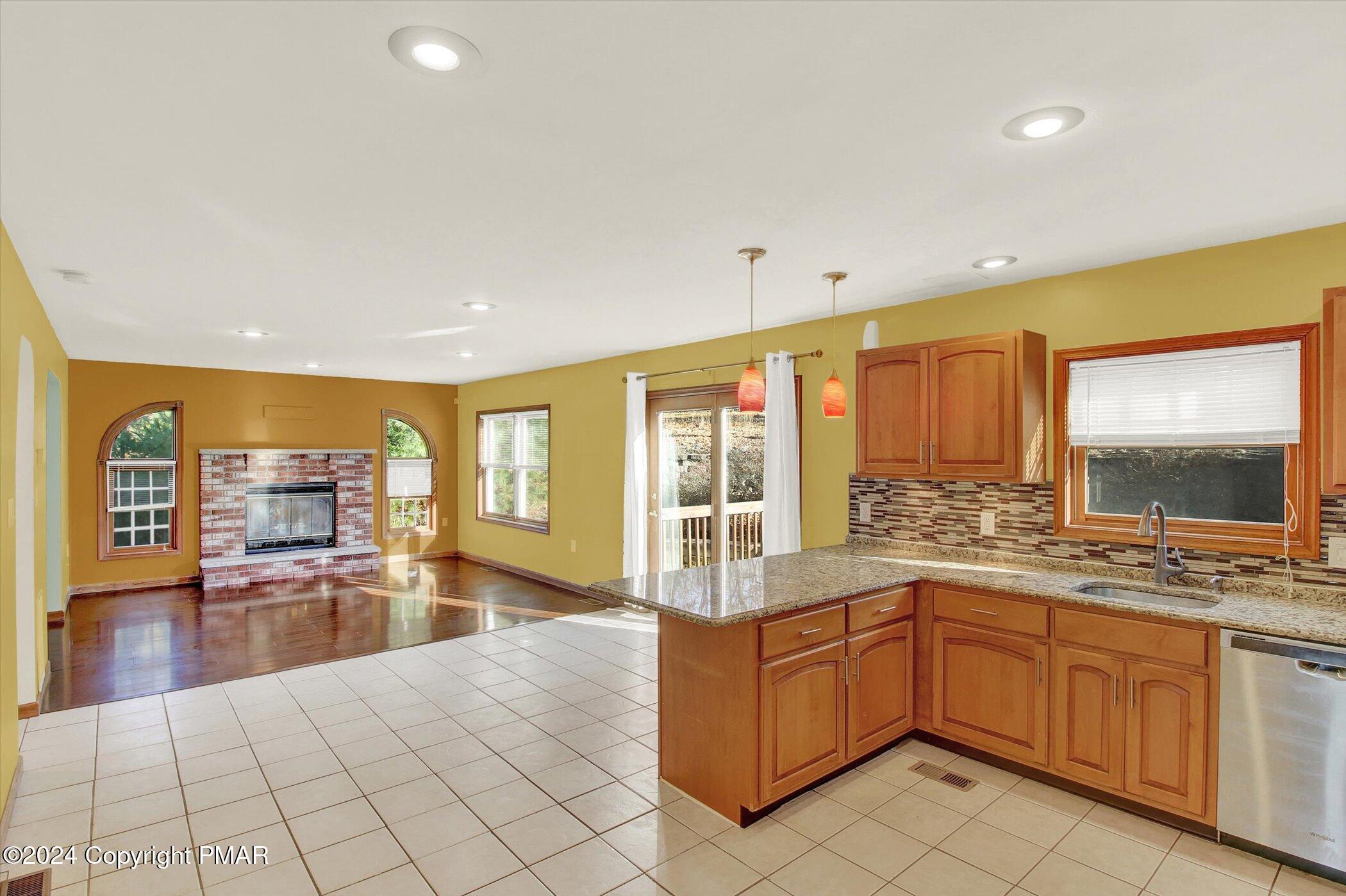 259 Reunion Ridge East Stroudsburg, PA 18301 - Photo 7 of 28 Kitchen/ Family Room