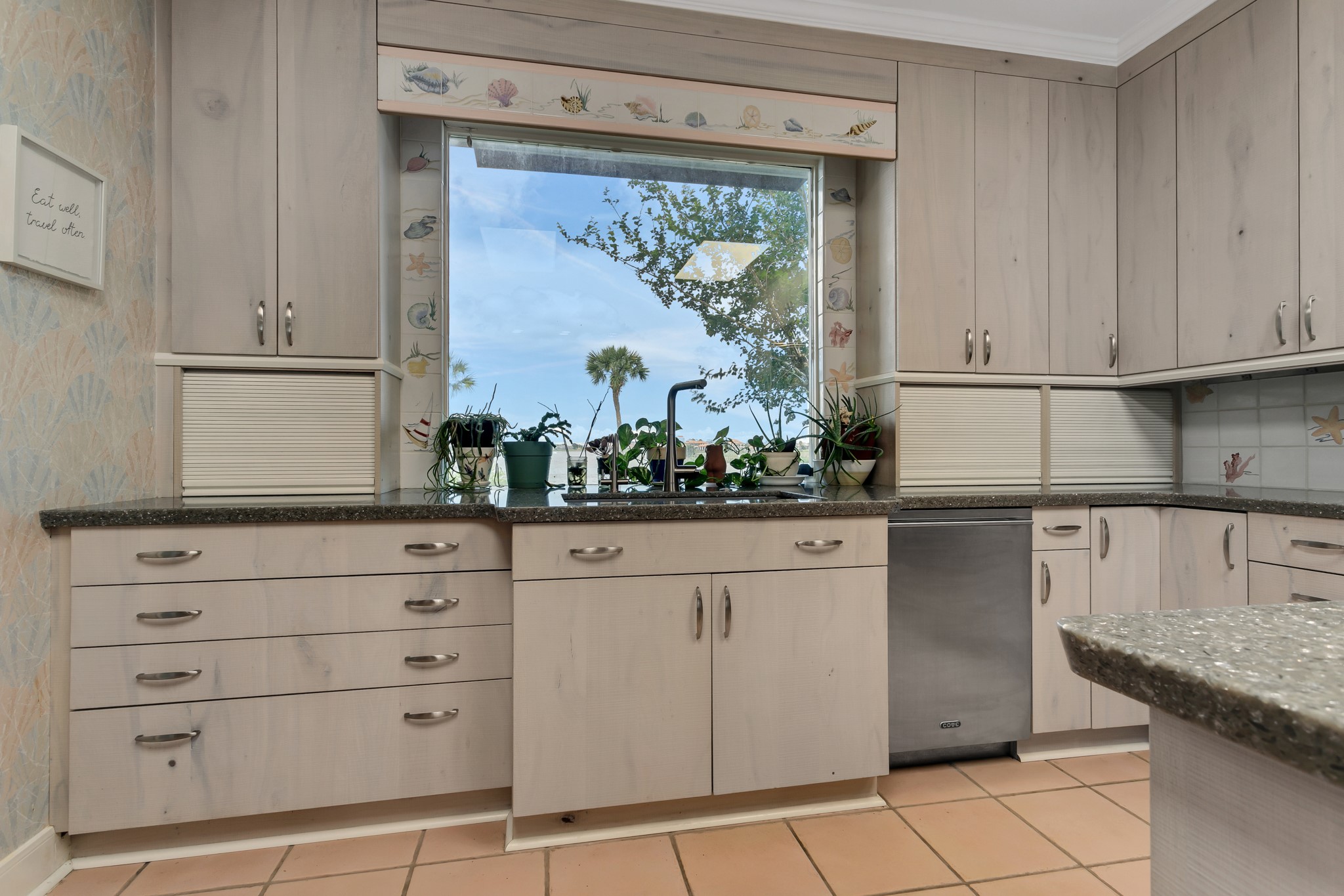 18506 Upper Bay Road Houston, TX 77058 - Photo 25 of 50 Kitchen window overlooking the bay
