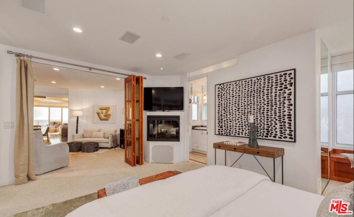 3711 Ocean Front Walk, Unit 2 Marina del Rey, CA 90292 - Photo 34 of 34 Gallery Image 34