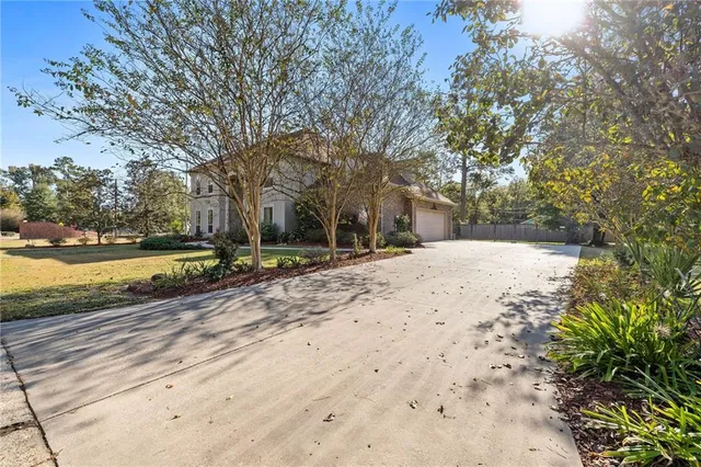 $609,000 | 40011 Deer Creek Drive, Ponchatoula, LA 70454