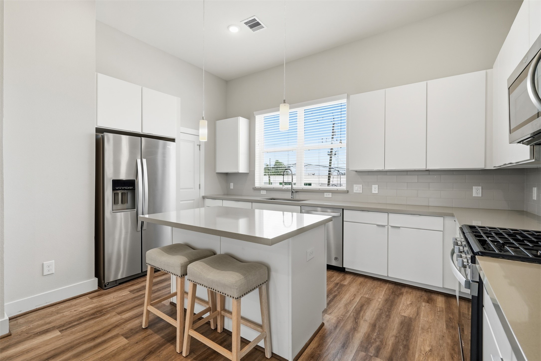 1282 North Post Oak Road, Unit A Houston, TX 77055 - Photo 12 of 23 Fridge included!