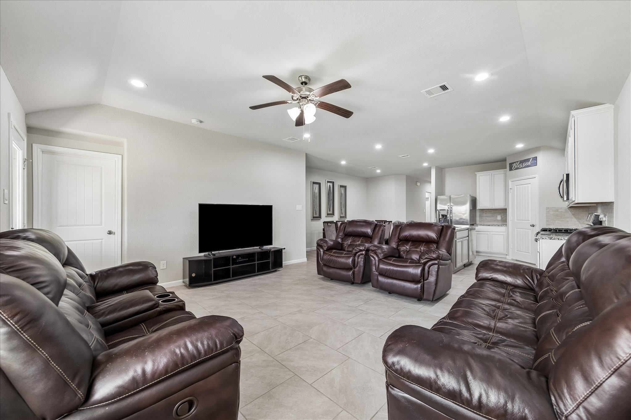8719 Jamison Drive Rosenberg, TX 77469 - Photo 3 of 20