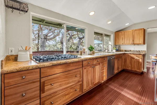 $3,995,000 | 2036 Christy Lane, Del Mar, CA 92014