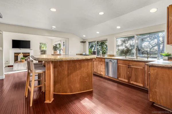 $3,995,000 | 2036 Christy Lane, Del Mar, CA 92014