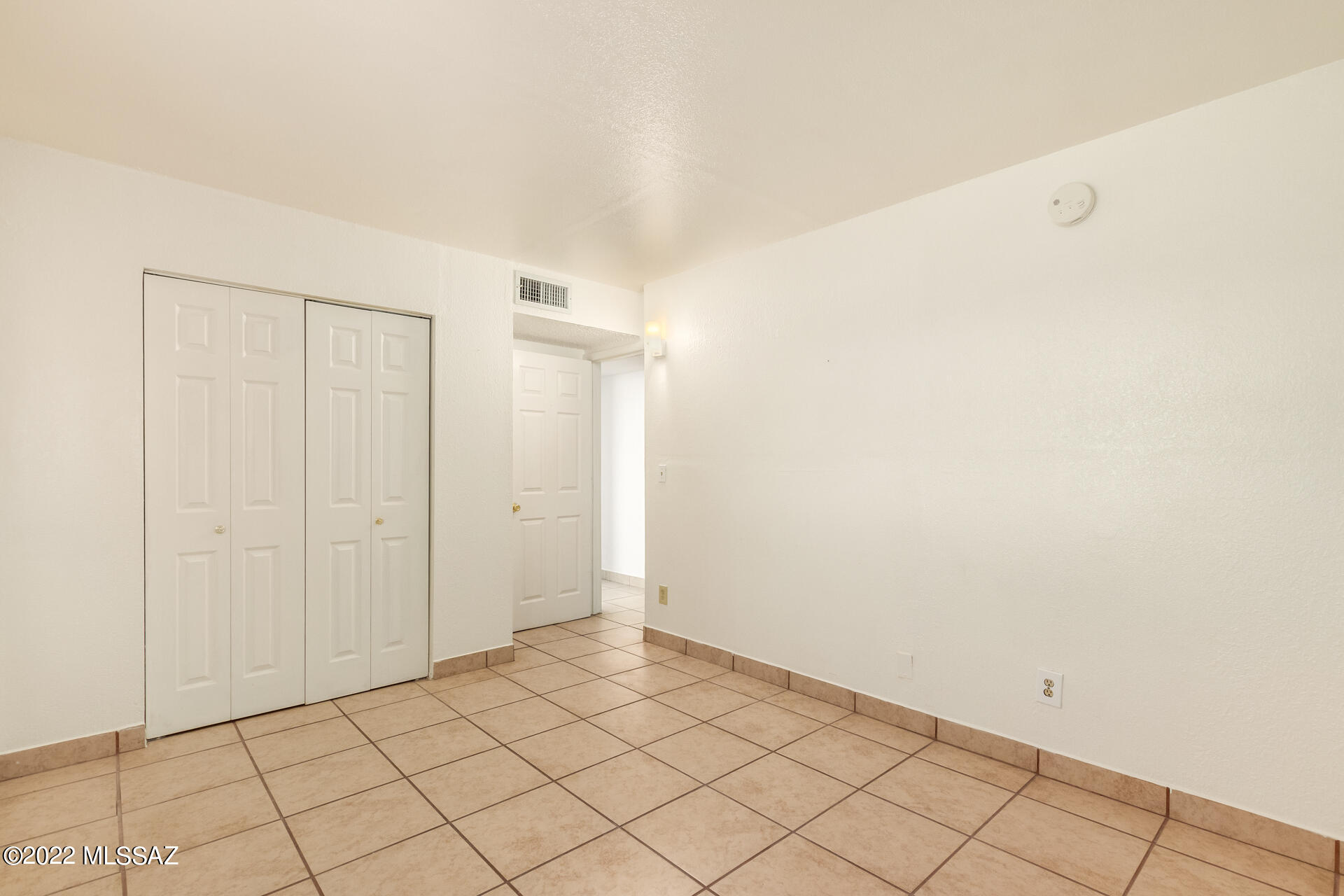 3506 South Mission Road, Unit E Tucson, AZ 85713 - Photo 13 of 25
