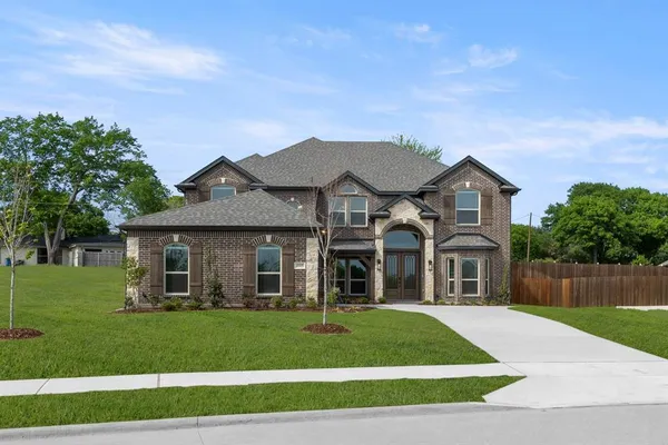 $792,558 | 1115 Willow Lk Drive, DeSoto, TX 75115