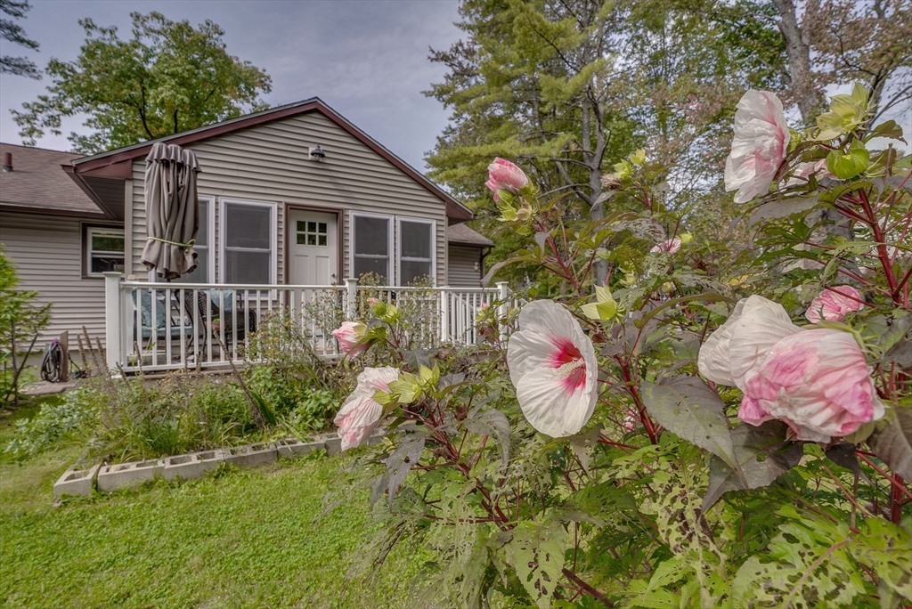 19 Hospital Road Baldwinville, MA 01436 - Photo 2 of 25