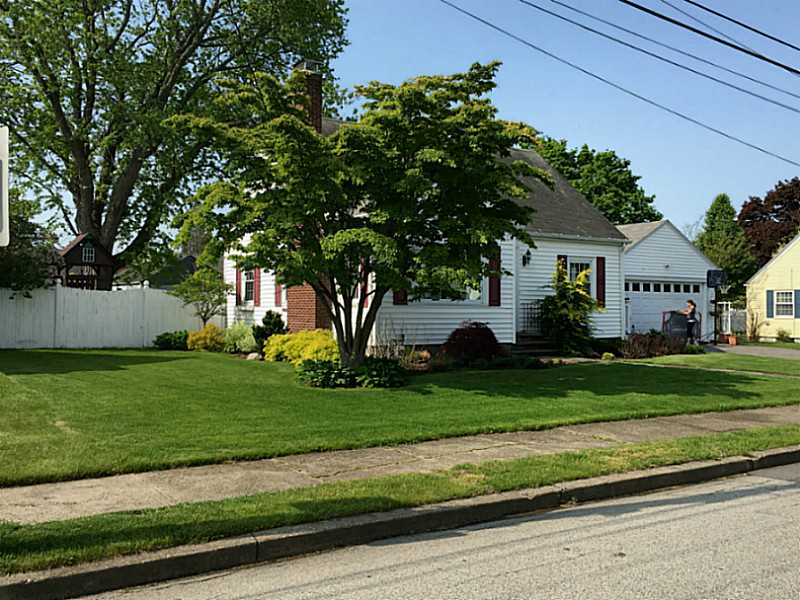 33 Scarborough Road Pawtucket, RI 02861 - Photo 1 of 18 Exterior Front. Oversize lot