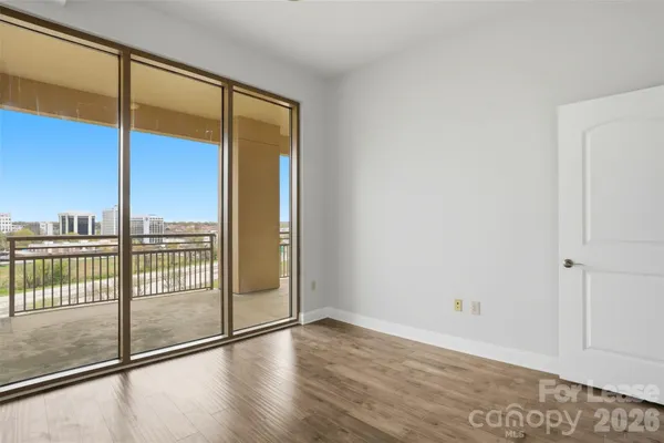 $2,795 | 701 Royal Court, Unit 911, Charlotte, NC 28202