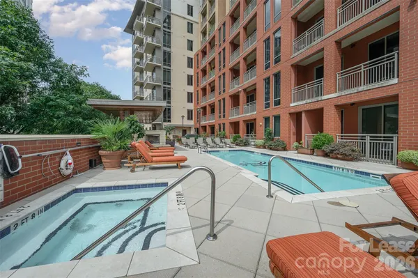 $2,795 | 701 Royal Court, Unit 911, Charlotte, NC 28202