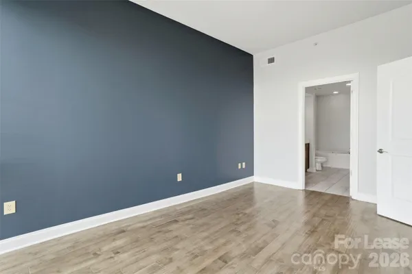 $2,795 | 701 Royal Court, Unit 911, Charlotte, NC 28202