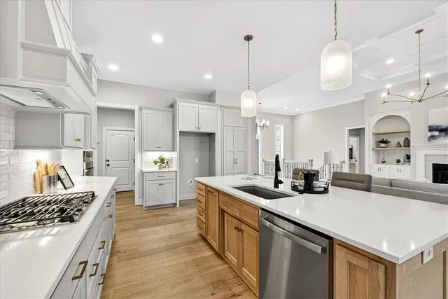 $774,900 | 7014 North Anita Avenue, Kansas City, MO 64151