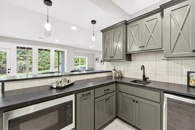 $774,900 | 7014 North Anita Avenue, Kansas City, MO 64151