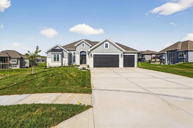 $774,900 | 7014 North Anita Avenue, Kansas City, MO 64151