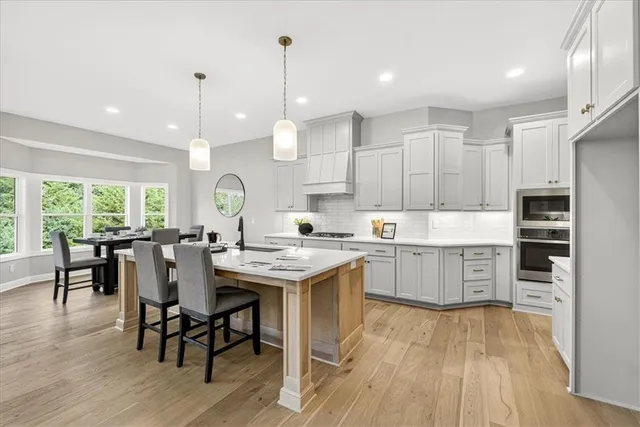 $774,900 | 7014 North Anita Avenue, Kansas City, MO 64151